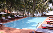 coconut-bay-beach-resort-kovalam-kerala-india-swimming-pool