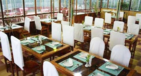 hill-and-sea-view-beach-resort-kovalam-kerala-india-dining